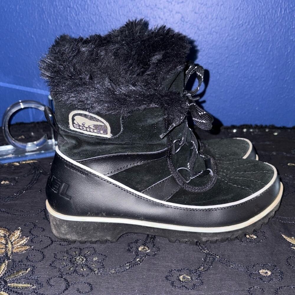 Sorel Tivoli II Suede Snow Boots  Black & White  Size 8  EUC